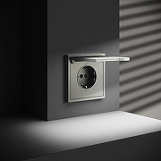 Розетка с заземлением и со шторкой, без рамки с крышкой Voltum S70 VLS040305 цвет Сталь-6