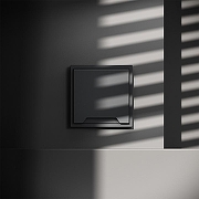 Розетка с заземлением и со шторкой, без рамки с крышкой Voltum S70 VLS040307 цвет Графит-4