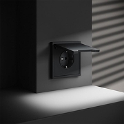 Розетка с заземлением и со шторкой, без рамки с крышкой Voltum S70 VLS040307 цвет Графит-5