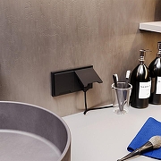 Розетка с заземлением и со шторкой, без рамки с крышкой Voltum S70 VLS040308 цвет Черный-5