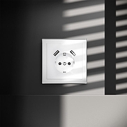 Розетка с заземлением и со шторкой и 2хUSB type A, без рамки Voltum S70 VLS040401 цвет Белый-5
