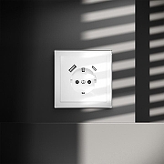 Розетка с заземлением и со шторкой и 2хUSB type A и C, без рамки Voltum S70 VLS040501 цвет Белый-5