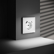 Розетка с заземлением и со шторкой и 2хUSB type A и C, без рамки Voltum S70 VLS040502 цвет Белый-4