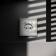 Розетка с заземлением и со шторкой и 2хUSB type A и C, без рамки Voltum S70 VLS040504 цвет Бежевый-4