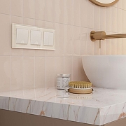 Рамка на 3 поста Werkel Favorit (молочный, стекло) W0031141 цвет Белый-1