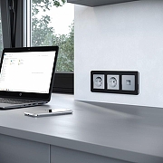 Рамка на 3 поста Werkel Platinum (черный алюминий) W0032608 цвет Черный-1