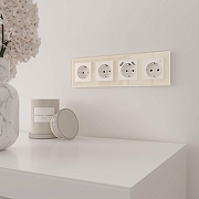 Рамка на 4 поста Werkel Favorit (молочный, стекло) W0041141 цвет Белый-1