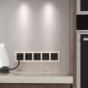 Рамка на 5 постов Werkel Favorit молочный W0051141 цвет Белый-2