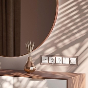 Рамка на 5 постов Werkel Favorit (латте, стекло) W0051142 цвет Коричневый-2