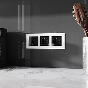 Розетка с заземлением и со шторками, без рамки Werkel черный акрил W1171148 цвет Черный-1