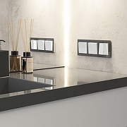 Розетка влагозащищенная с заземлением и со шторками, без рамки с крышкой Werkel белый акрил W1171241 цвет Белый-1