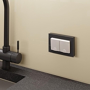 Розетка двойная влагозащищенная с заземлением и со шторками, без рамки с крышкой Werkel слоновая кость W1172203 цвет Слоновая кость-2