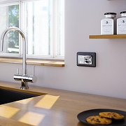 Розетка двойная влагозащищенная с заземлением и со шторками, без рамки с крышкой Werkel серебряный рифленый W1172209 цвет Серебро-1