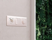 Рамка на 3 поста Ambrella Volt Line AF110203 цвет жемчуг белый-1