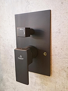 Душевая система AltroBagno Lamberto 040105 MB цвет Черный матовый-2