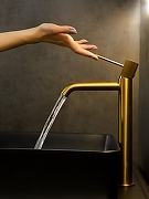 Смеситель для раковины AltroBagno Bilancia 010227 BG цвет Золото матовое-2