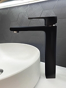 Смеситель для раковины AltroBagno Lamberto 010213 MB цвет Черный матовый-1