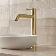 Смеситель для раковины WasserKRAFT Niers 3003HBG цвет Золото матовое-1