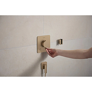Шланговое подключение Hansgrohe FixFit Fine Q 28884140 цвет Шлифованная бронза-1