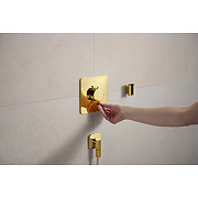 Смеситель для душа Hansgrohe Ecostat Comfort Q 33713990 с термостатом цвет Полированное золото глянцевое-2